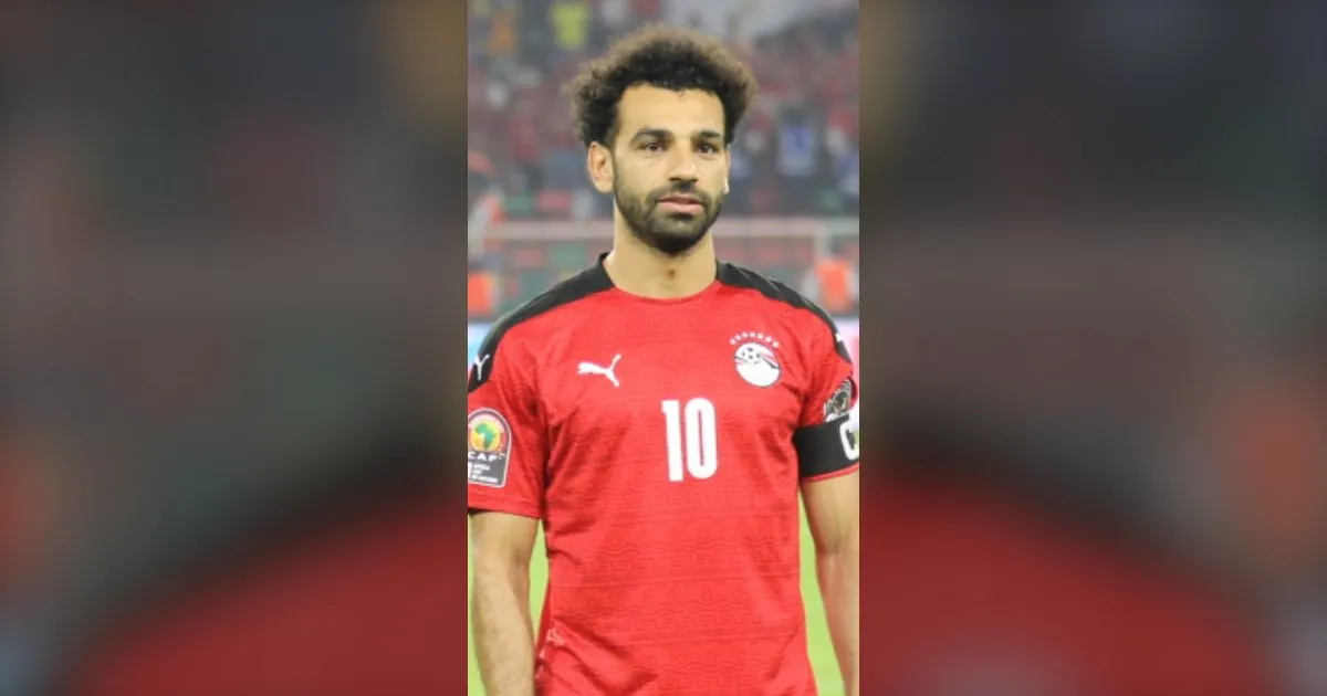 Mohamed Salah in Egypt's red national team shirt