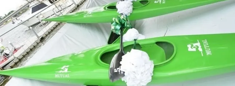 New green canoes donated to the Nigerian federation